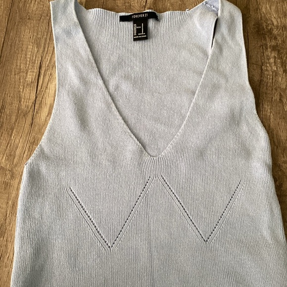 Forever 21 crop top - Picture 3 of 3